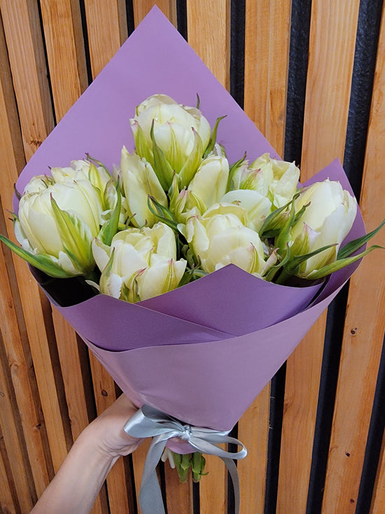 Load image into Gallery viewer, White Tulip Bouquet
